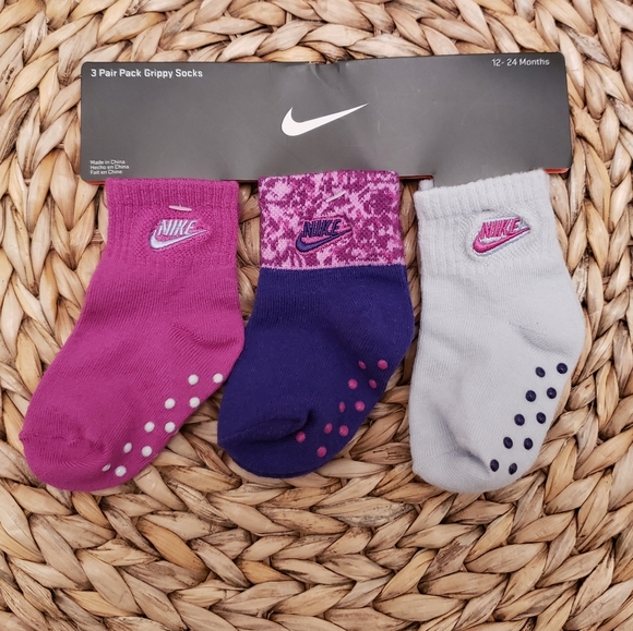 2/$30 Nike Baby Socks - Picture 1 of 4